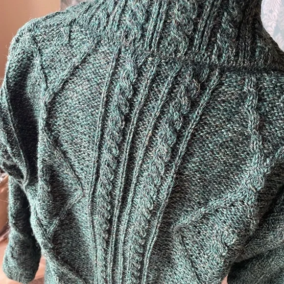 Made in Ireland green wool knit long sweater - Picture 8 of 15